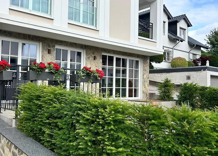 Rheintal Luxusresidenz In Roehndorf