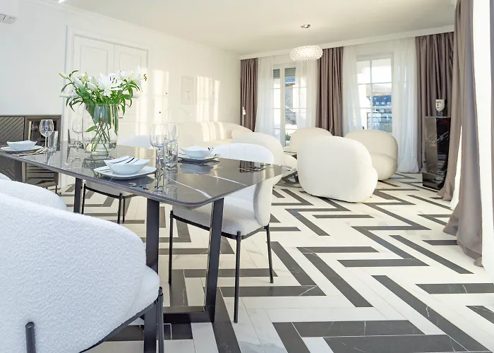 Rheintal Luxusresidenz In Roehndorf *