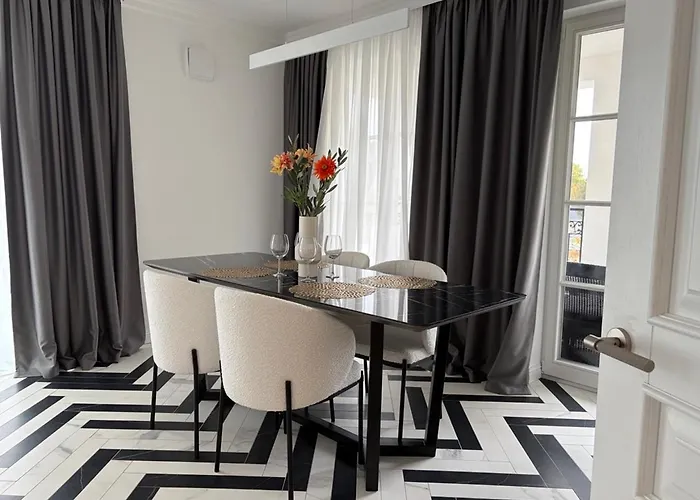 Rheintal Luxusresidenz In Roehndorf